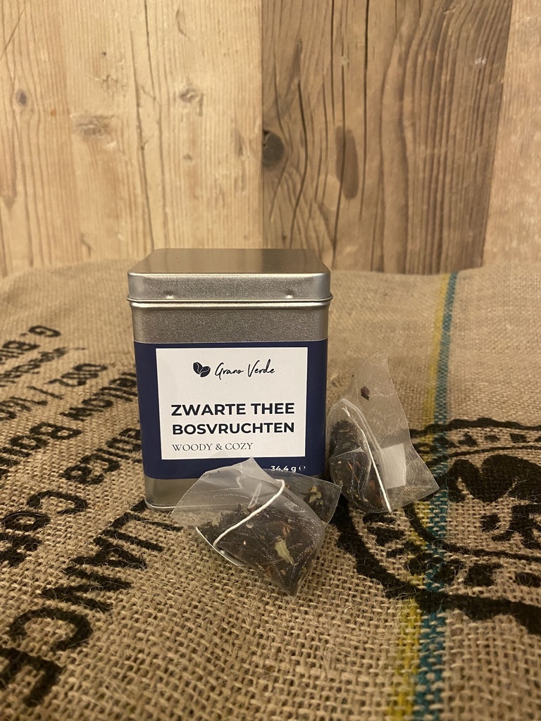 Zwarte thee met bosvruchten (With metal storage tin)